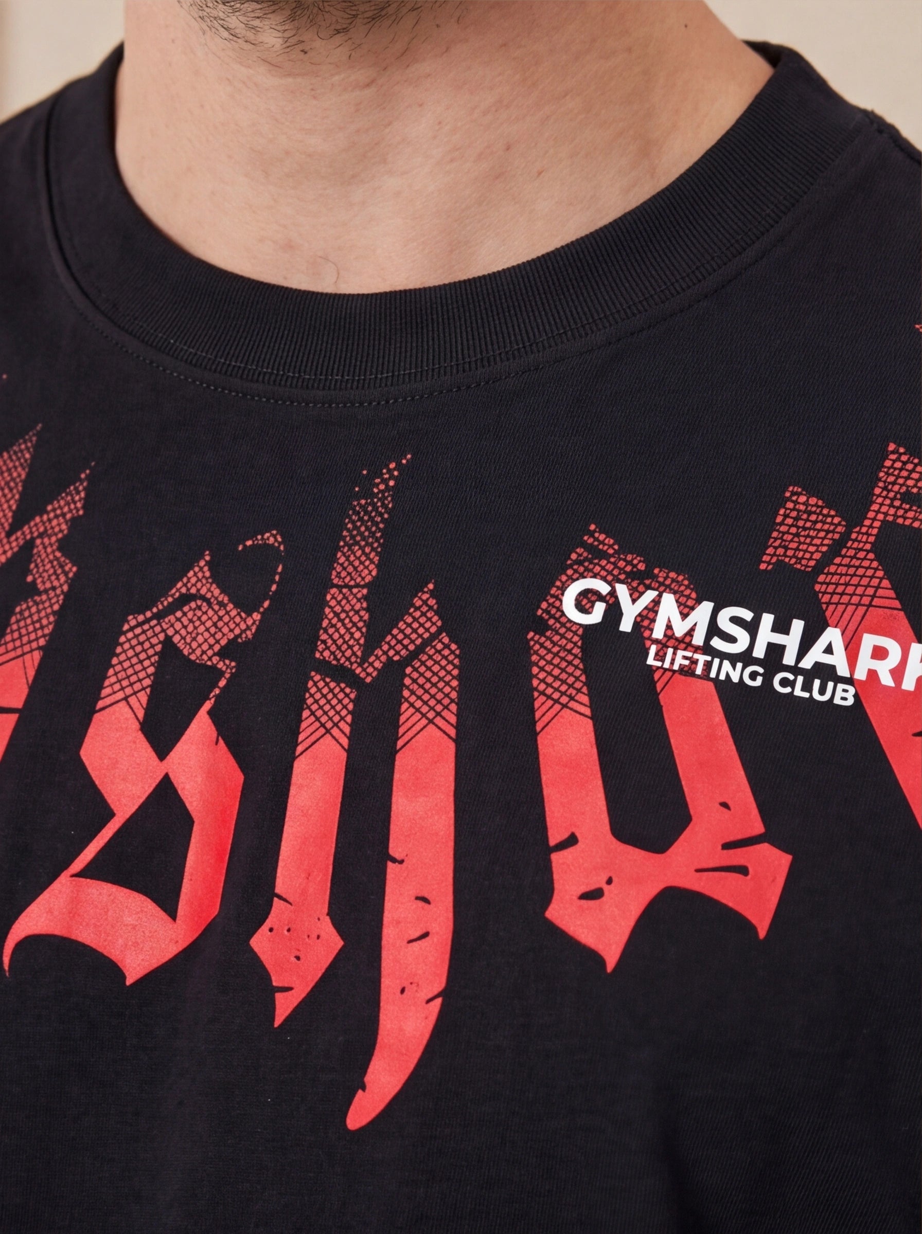"GYMSHARK NECKLACE" Training Shirt