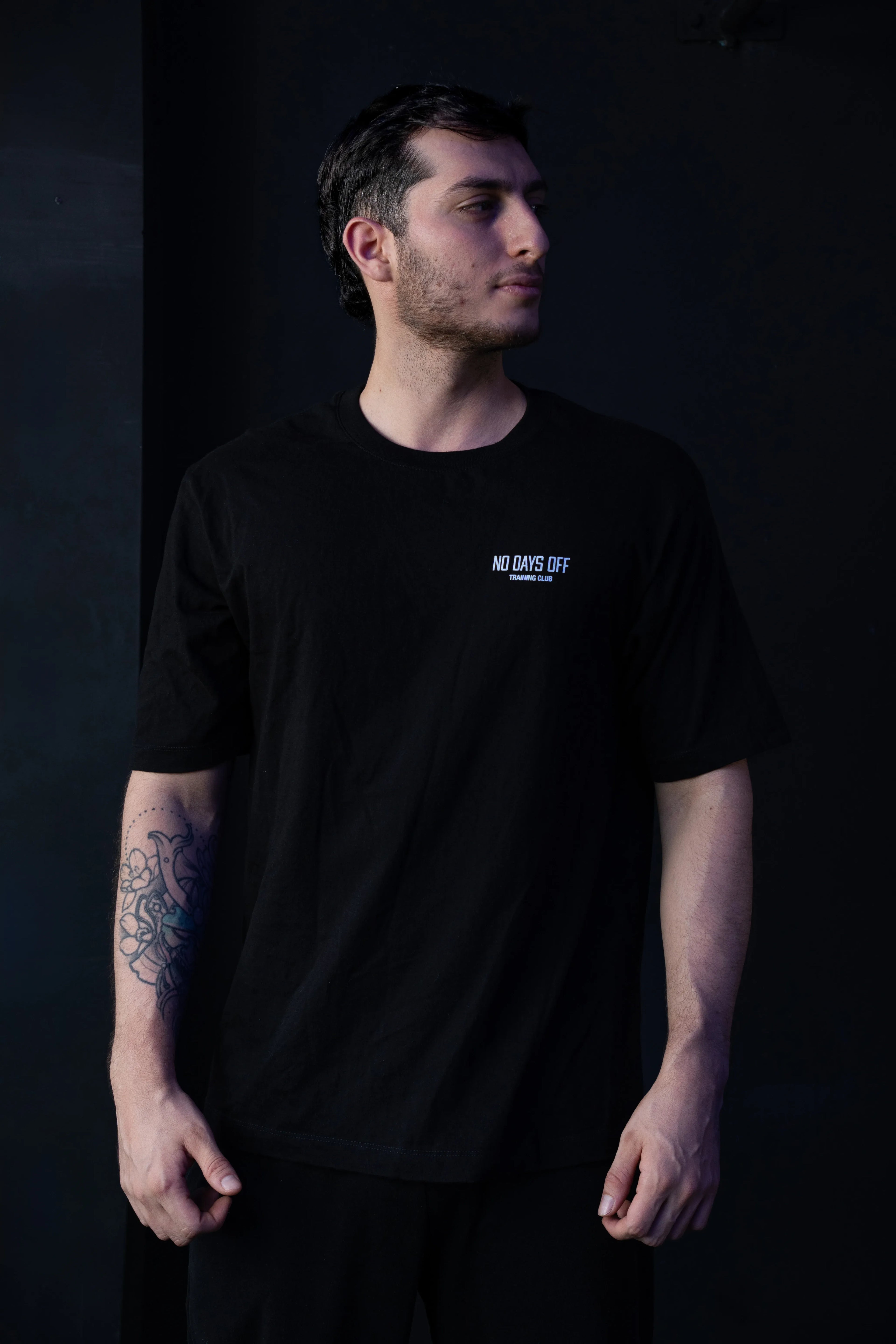 "NO DAYS OFF" Training Shirt