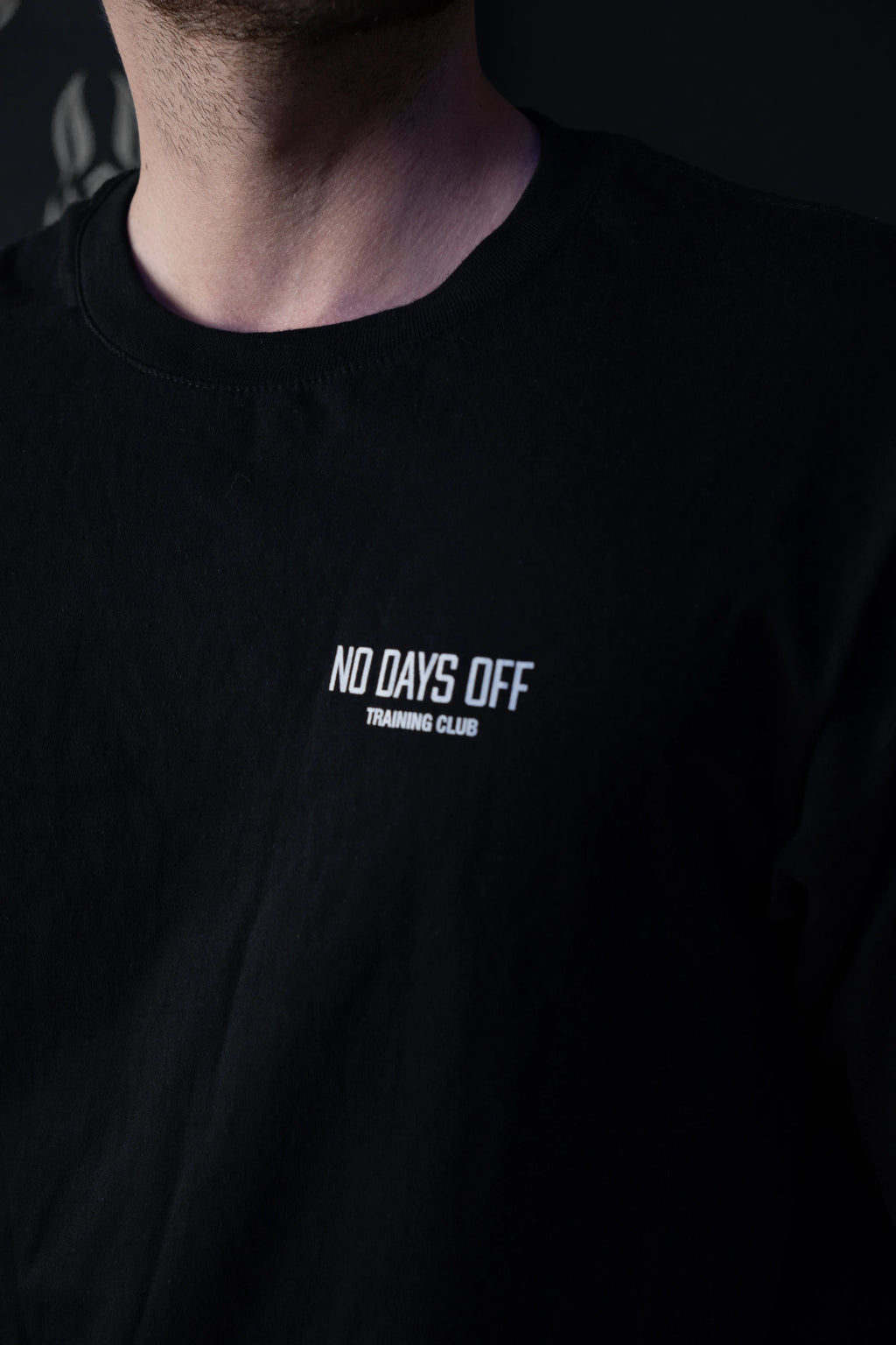 "NO DAYS OFF" Training Shirt