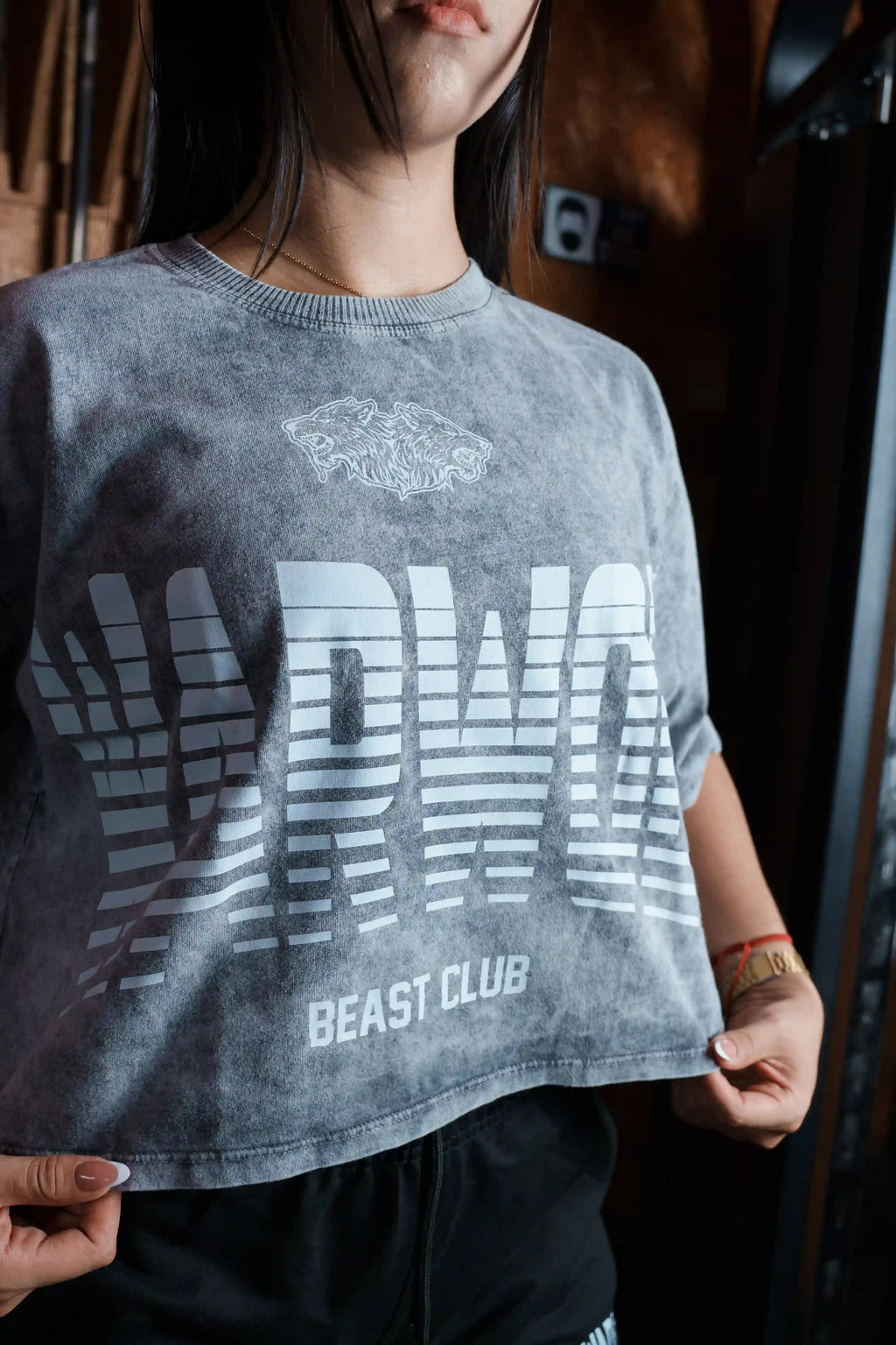 "WARWOLF" Oversized crop